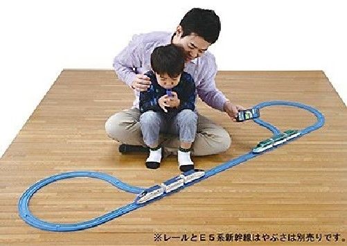 Takara Tomy Plarail Whistle Controller &amp; Hokuriku Shinkansen Kagayaki der E7-Serie