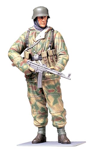 Tamiya 1/16 Ww Ii German Infantryman Reversible Winter Uniform Model Kit - Japan Figure