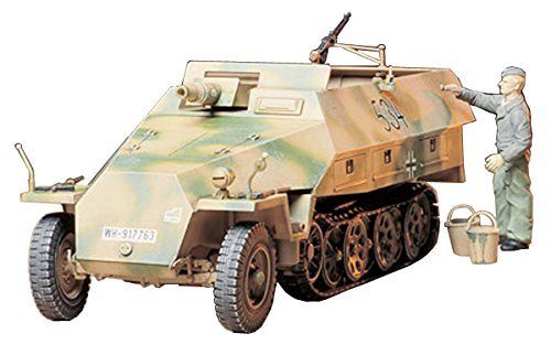 Tamiya 1/35 Sd.kfz.251/9 Ausf.d Kanonenwagen Model Kit - Japan Figure