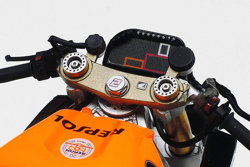 Tamiya 1/12 Detail Up Parts Series No.67 Honda Rc213V 2014 Pièces de modèle en plastique de fourche avant 12667
