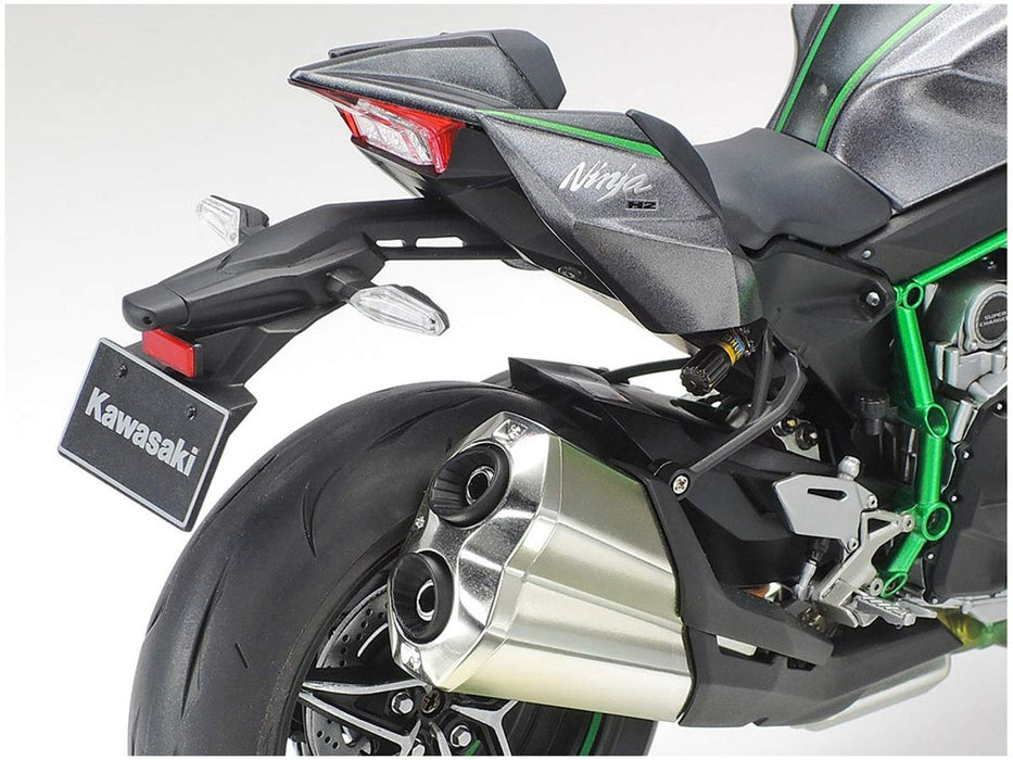 Tamiya 14136 Kawasaki Ninja H2 Carbon 1/12 Japanisches Motorrad aus Kunststoff