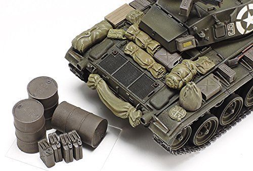 Tamiya 1/35 Us Light Tank M24 Chaffee Maquette