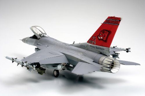 Tamiya 1/48 Lockheed Martin F-16c Block 25/32 Fighting Falcon Ang Maquette