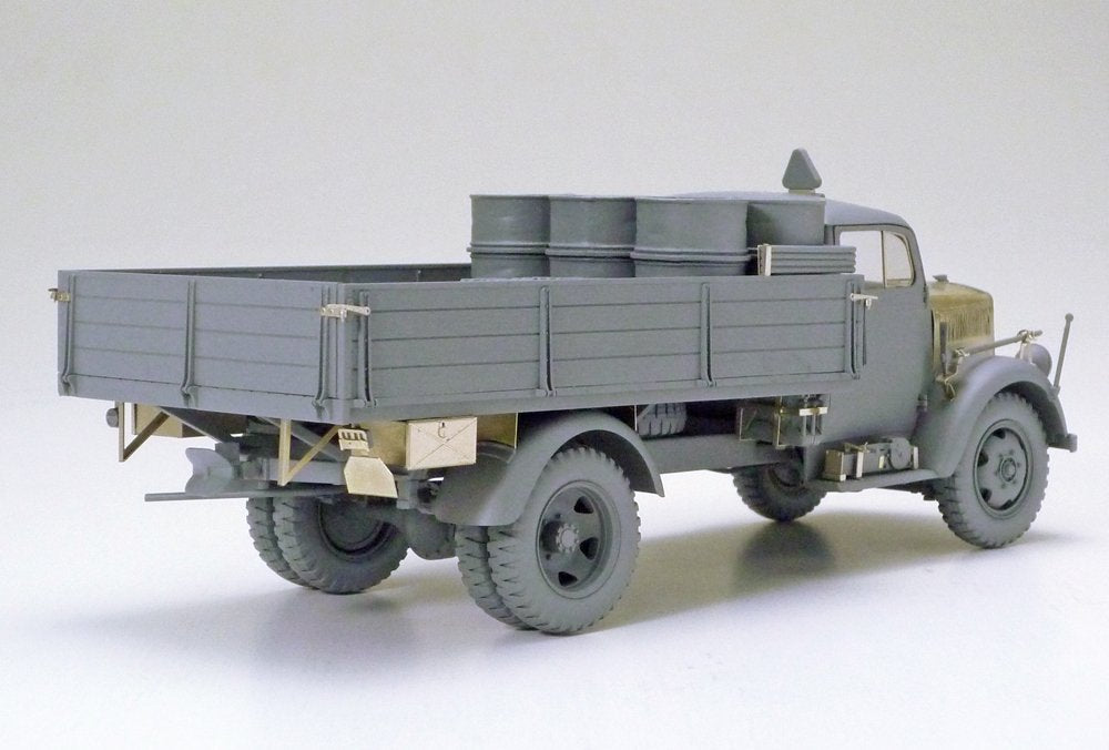 TAMIYA 25160 German Opel Blitz 3 Ton 4X2 Cargo Truck W/Photo Etched 1/35 Scale Kit