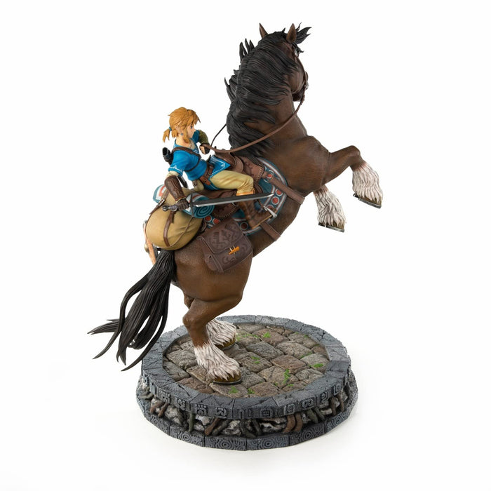 The Legend Of Zelda Souffle de la nature Link On Horse Statue Marron Large 653277