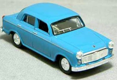Tomytec Tomica Limited Vintage Datsun Bluebird 1000 Lv-04A Car Model